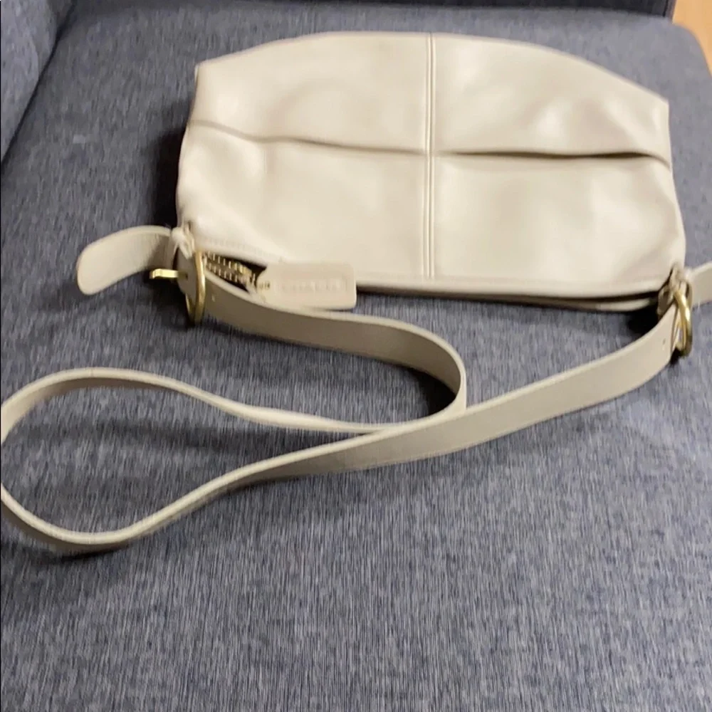 Vintage Coach leather cross body bag, cream - Picture 9 of 15